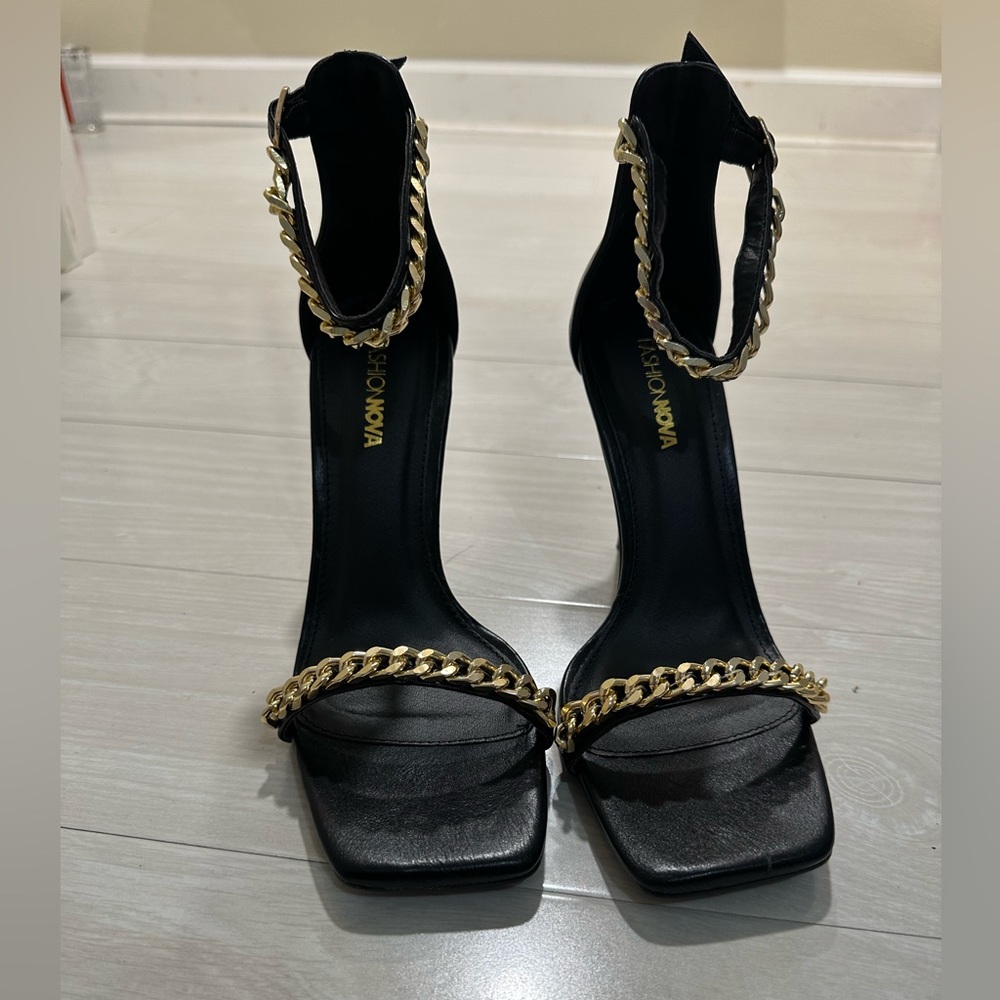 7.5 Women - Let Me Know Chain Black Heels
